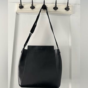 Everlane Form Bag black leather